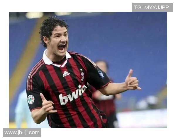 球员分享心中偶像足球明星的成长故事与职业启示